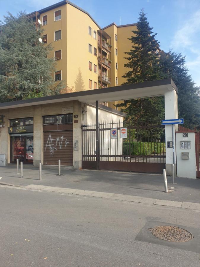 Maffucci 24 Bilocale Molto Spazioso E Moderno Milan Exterior photo